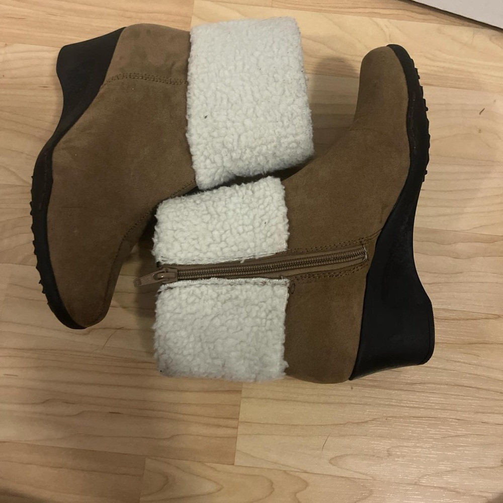 AEROSOLES Brown and Cream Fall/Winter Boots